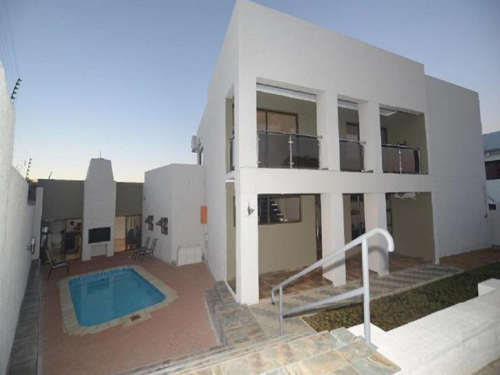 Discovery Guest House Windhoek Exterior photo